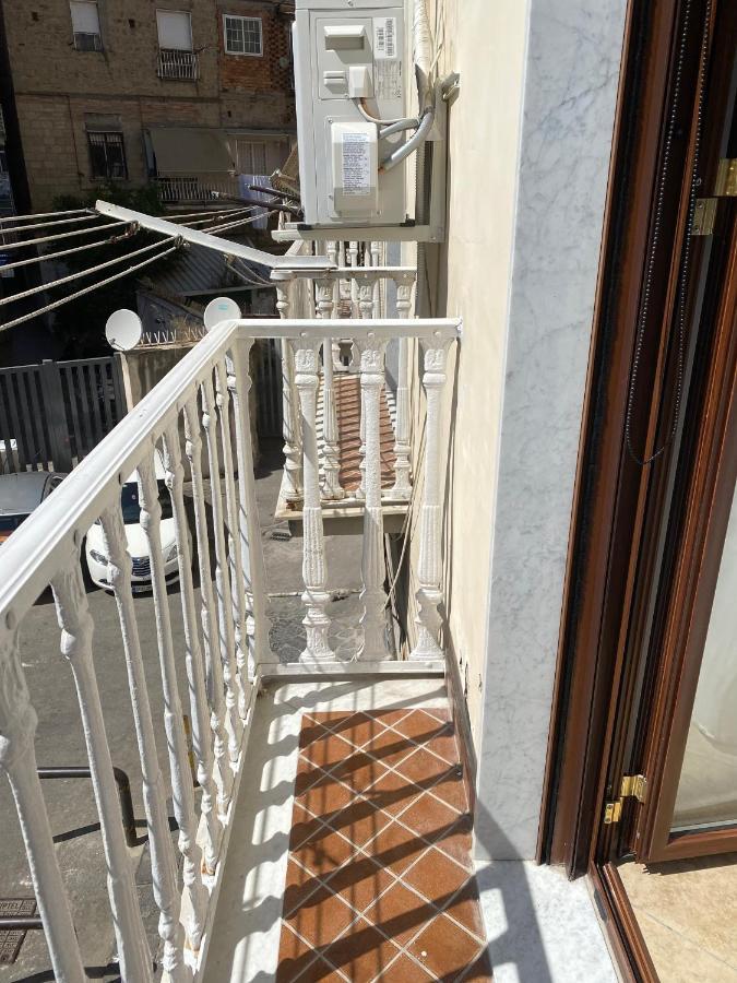 Falu Napoli Centro Hotel Luaran gambar